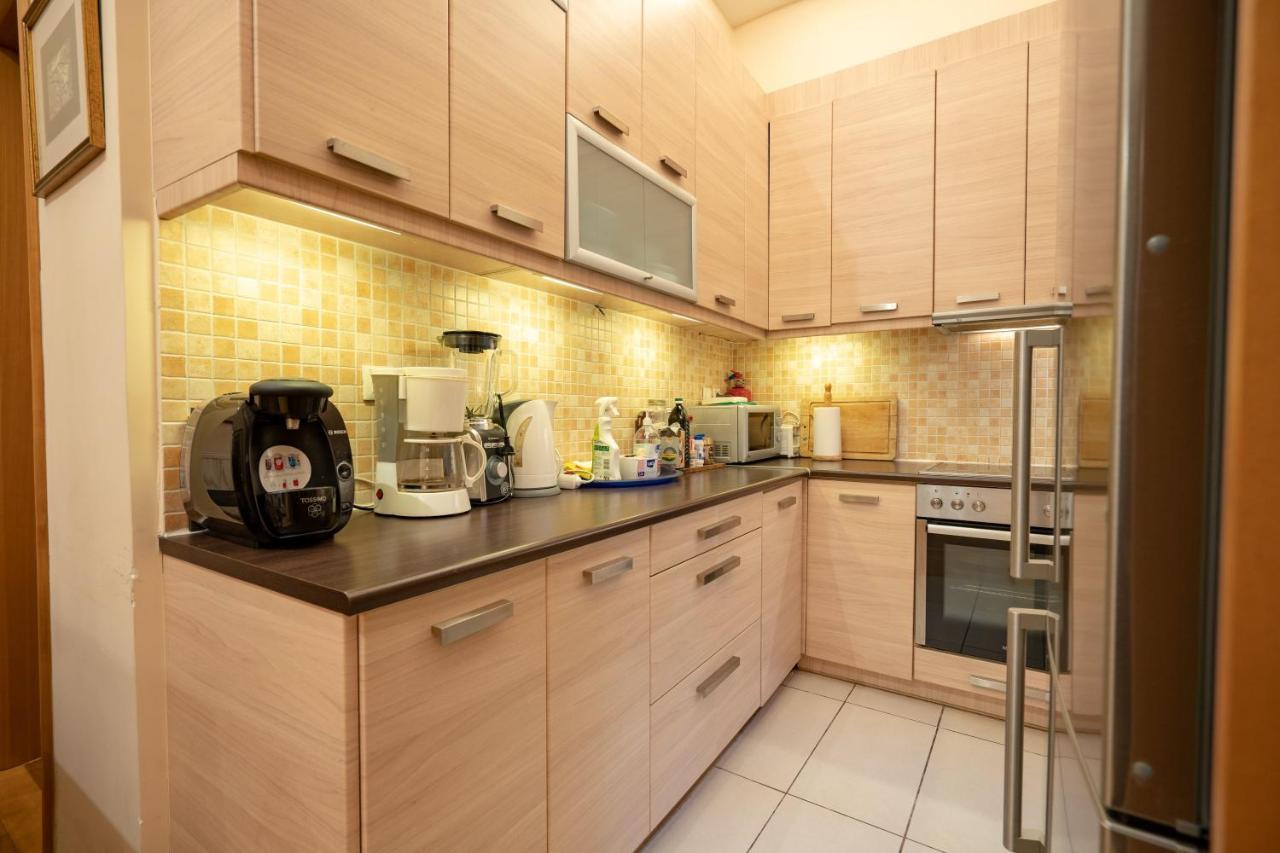 Acropolis Metro St.3 Bedrοοms 6 Persons Maisonette Athens Exterior photo