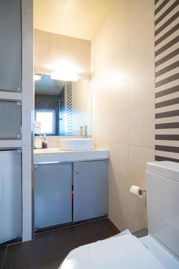 Acropolis Metro St.3 Bedrοοms 6 Persons Maisonette Athens Exterior photo