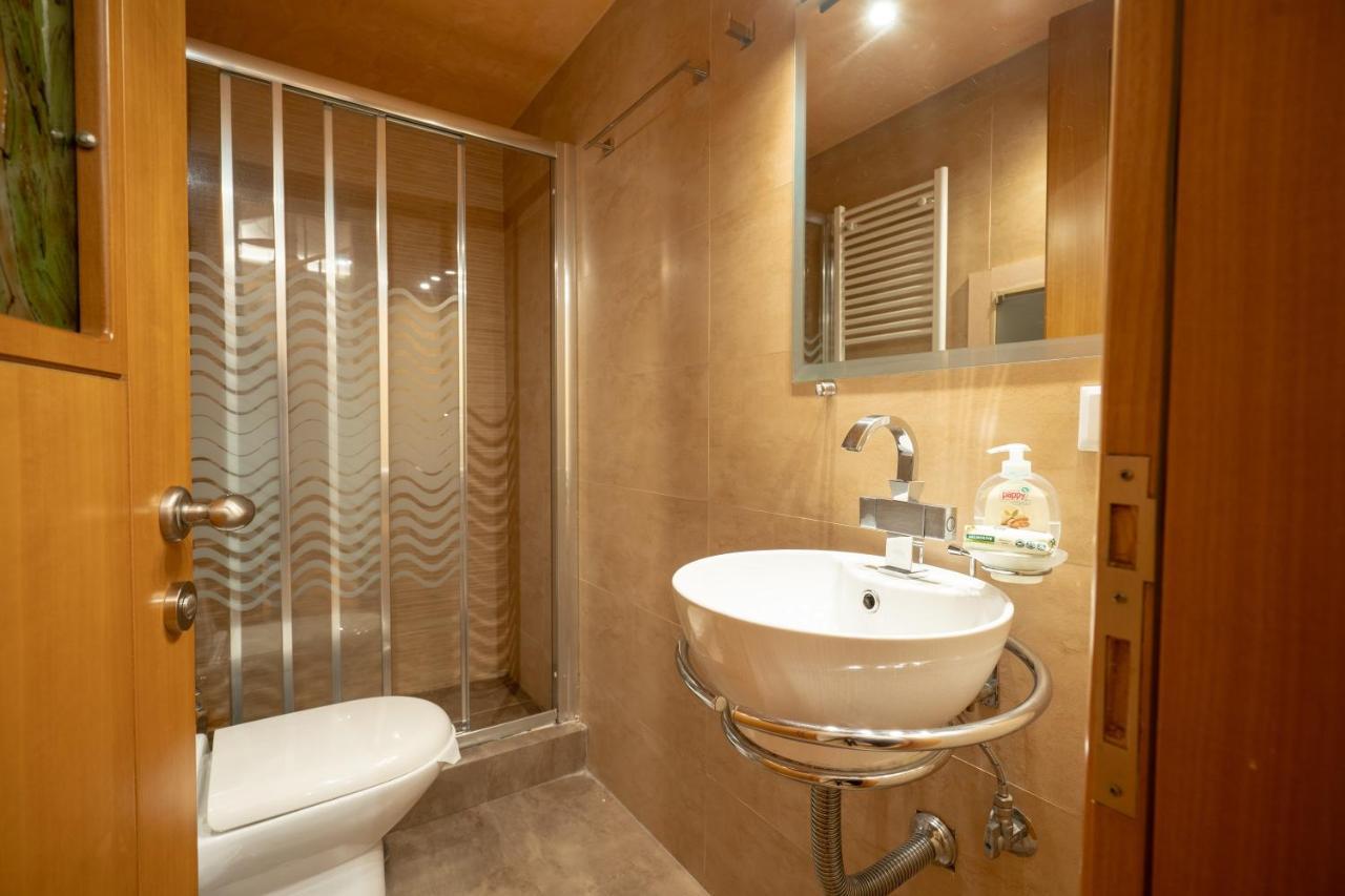 Acropolis Metro St.3 Bedrοοms 6 Persons Maisonette Athens Exterior photo