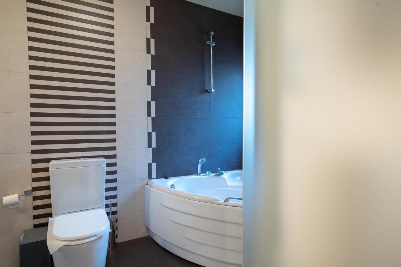 Acropolis Metro St.3 Bedrοοms 6 Persons Maisonette Athens Exterior photo